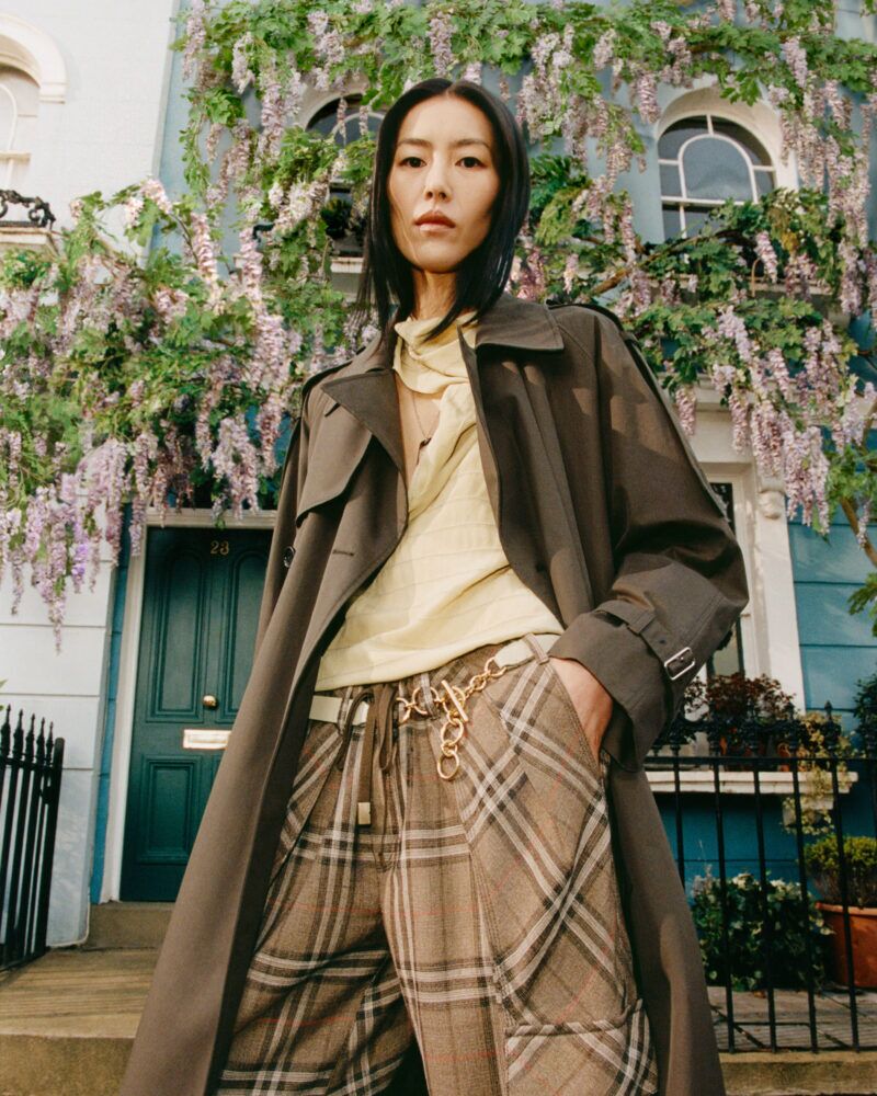 Burberry continues its love story with London in SS25 campaign